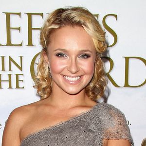 Hayden Panettiere laisse notamment derrière elle une petite fille de 11 ans baptisée Kaya

Los Angeles - L'actrice Hayden Panettiere est tragiquement décédée à l'âge de 36 ans. La vedette, surtout connue pour ses rôles marquants dans les séries télévisées à succès Heroes et Nashville s'est éteinte le dimanche 16 août 2026.
Crédit : Backgrid USA / Bestimage
