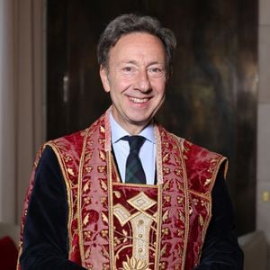 L'animateur compte donc bien s'amuser avec ce nouveau challenge et se "montrer sous un nouveau visage".

Exclusif - Stéphane Bern nommé Pape du Patrimoine lors de la Saint Clément au restaurant Alain Ducasse Baccarat, à Paris, France, le 20 novembre 2025. © Denis Guignebourg/Bestimage