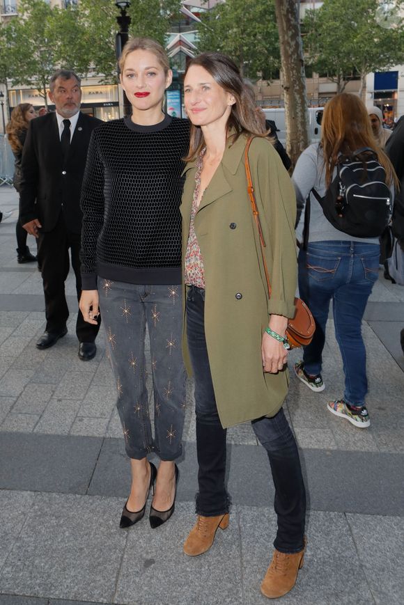 Marion Cotillard et Camille Cottin sont deux bonnes amies

Marion Cotillard, Camille Cottin - Soirée d'ouverture de la 7ème édition du Champs-Elysées Film Festival au cinéma Gaumont Marignan à Paris. © Veeren / CVS / Bestimage
