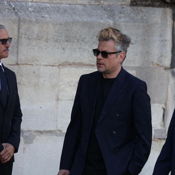 Benjamin Biolay assistant aux funérailles de l'actrice française Nathalie Baye à l'église Saint-Sulpice, à Paris, en France, le 24 avril 2026. Photo : Papixs/ABACAPRESS.COM