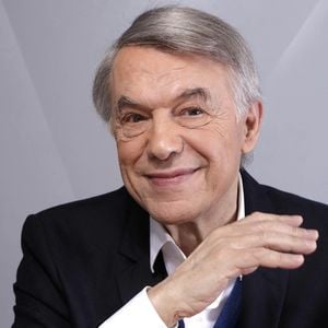 Salvatore Adamo pose lors d'une séance de portrait à Paris, France, en décembre 2017. Photo par VIM/ABACAPRESS.COM