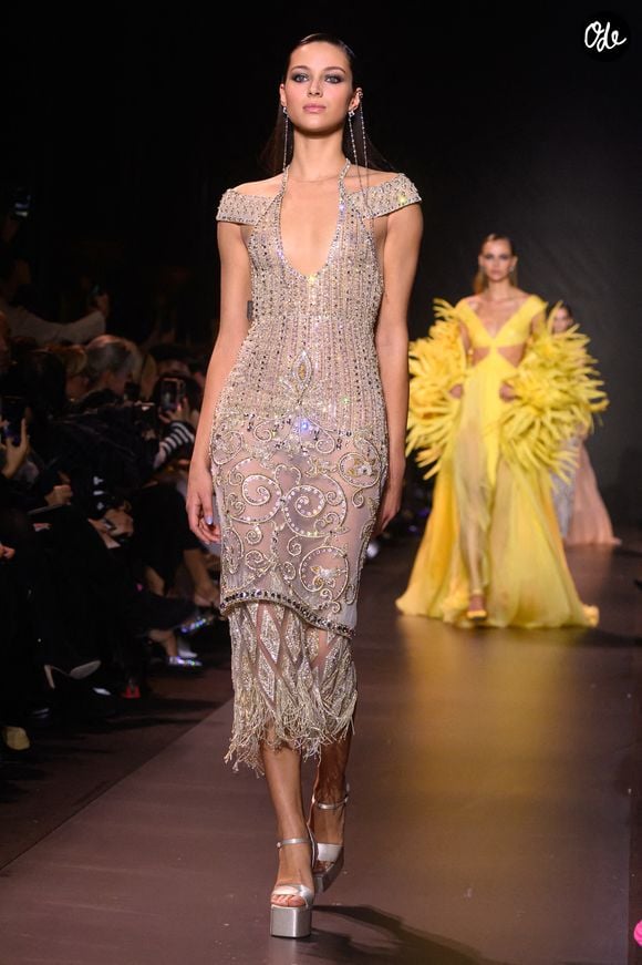 Jenaye Noah défile lors du défilé Georges Hobeika 2023-2024 dans le cadre de la Fashion Week de Paris, le 23 janvier 2023 à Paris, en France. Photo de Laurent Zabulon/Abaca