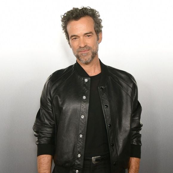 Romain Duris au photocall de la soirée Lacoste X Chien 51 au club Silencio en marge du 78ème Festival International du Film de Cannes, France, le 18 mai 2025. © Romain Doucelin/Bestimage