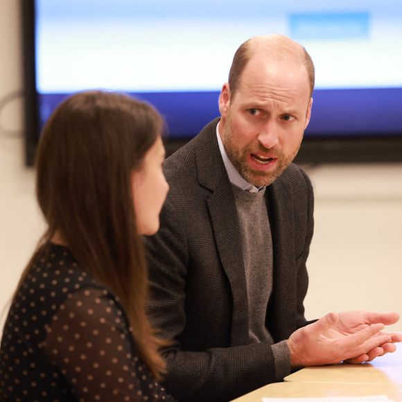 Mais voilà que le prince William a pris une grande décision professionnelle.

Le prince William, prince de Galles, visite la Freedom School à Tallinn (Estonie), fondée en mai 2022 en réponse à la guerre en Ukraine, le 20 mars 2025. 
© Mirrorpix / Bestimage