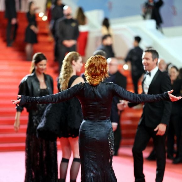 Mylène Farmer à la montée des marches du film « Dalloway » lors du 78ème Festival International du Film de Cannes, au Palais des Festivals à Cannes. Le 15 mai 2025. © Jacovides-Moreau / Bestimage