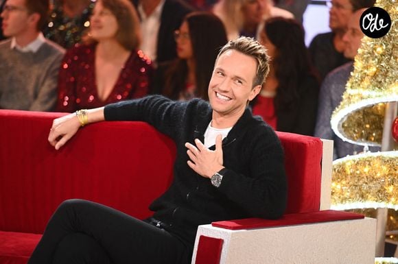 Pour lui, aucun doute : "Tout ce qu'il m'arrive, c'est aussi grâce à eux".

Exclusif - Cyril Féraud - Enregistrement de l'émission "Vivement dimanche" au studio Rive Gauche, presentée par M. Drucker le 19 novembre 2025, avec une diffusion sur France 3 le 28/12/2025. © Guillaume Gaffiot / Bestimage