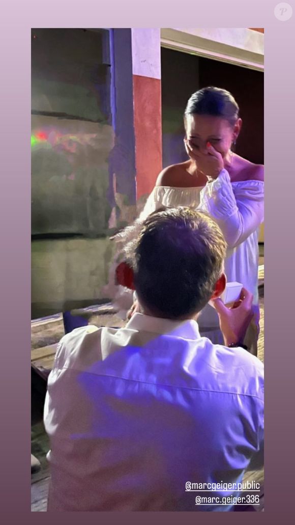 Et elle est apparemment la femme de sa vie puisque comme l'atteste cette story Instagram, Marc lui a demandé sa main 


Marc Geiger a demandé sa compagne Magali en mariage - Instagram