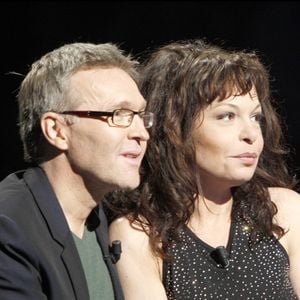 Le départ d'Isabelle Mergault a suscité bien des réactions.

Isabelle Mergault et Laurent Ruquier - Emission spéciale people "Qui veut gagner des millions ?". DANIEL ANGELI / BESTIMAGE