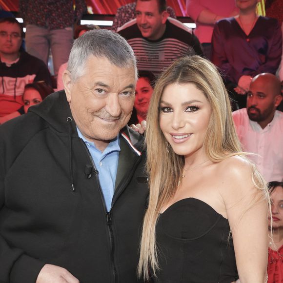 Exclusif - Jean-Marie Bigard et sa femme Lola Marois - Enregistrement de l'émission "La Grosse Rigolade" présentée par C.Hanouna le 1er décembre qui sera diffusée à 21h10 sur C8 le Jeudi 8 décembre 2022 qui réunira les experts de la blague pour une soirée 100% Darka. © Jack Tribeca / Bestimage