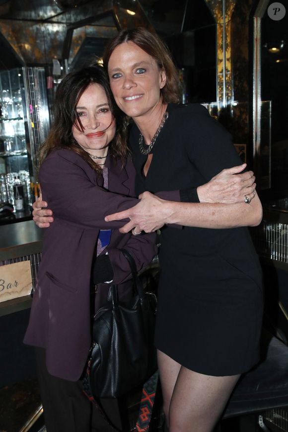Exclusif - Evelyne Bouix et Anne Le Nen (Co-autrice de la pièce) - Générale de la Pièce "On va tous être d'accord… ou pas " au théâtre Lepic à Paris le 6 Mai 2025. © Bertrand Rindoff/Bestimage