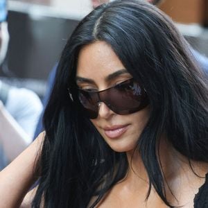 Kim Kardashian (USA) dans le paddocklors du Grand Prix de Monaco 2026 de Formule 1, 6ème manche du Championnat du Monde de Formule 1 2026, qui se déroule du 5 au 7 juin 2026 sur le circuit de Monaco à Monaco (MCO) © PsnewZ/Bestimage