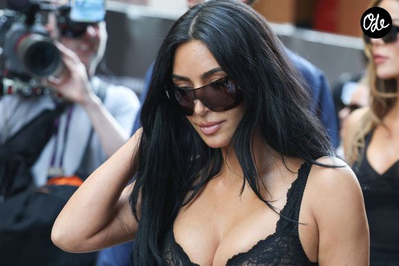 Kim Kardashian (USA) dans le paddocklors du Grand Prix de Monaco 2026 de Formule 1, 6ème manche du Championnat du Monde de Formule 1 2026, qui se déroule du 5 au 7 juin 2026 sur le circuit de Monaco à Monaco (MCO) © PsnewZ/Bestimage