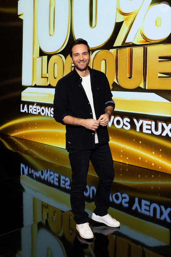 et le très dynamique Samuel Ollivier

Exclusif - Samuel Olivier en backstage de l'enregistrement de l'émission "100% Logique", présentée par C.Féraud et diffusée le 4 avril sur France 2, à Saint Denis, France, le 2 décembre 2025. © Jeremy Melloul/Bestimage