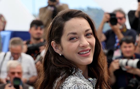 Marion Cotillard au photocall du film "Roma Elastica" lors du 79ème Festival International du Film de Cannes, France, le 21 mai 2026. © Jacovides-Moreau/Bestimage