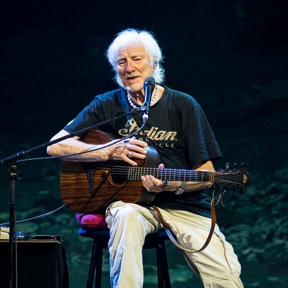 Le chanteur a partagé un selfie de leur soirée sur Instagram.

Hugues Aufray en concert au Zenith de Rouen le 27 juin 2026. © Pierre Perusseau/Bestimage