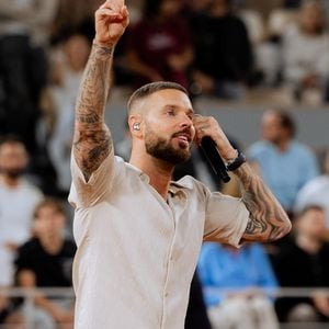 Toujours très présent dans la musique, Matt Pokora diversifie ses activités avec brio en investissant le monde du sport.

Matt Pokora chanteur de France chante lors de la soirée "Gael & Friends" de la 4ème journée de qualification de Roland-Garros.

© Pauline Figuet/Sport Press Photo via ZUMA Press/Bestimage