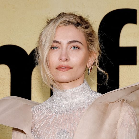 Paris Jackson au photocall du gala AmFar 2025 by Chopard à l'Hôtel du Cap-Eden-Roc à Antibes le 22 mai 2025. © Moreau / Jacovides / Bestimage
