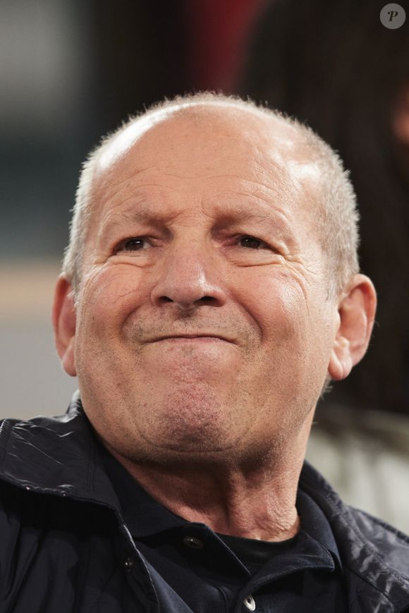 Rolland Courbis dans les tribunes des Internationaux de France de tennis de Roland Garros 2024 à Paris, France, le 1er juin 2024. © Jacovides-Moreau/Bestimage