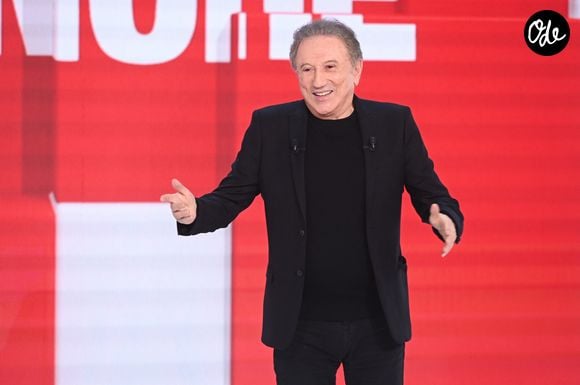 Michel Drucker lors de l'enregistrement de l'émission Vivement dimanche au studio Rive gauche, présentée par M. Drucker, diffusée sur France 3, le 1er mars 2026, à Paris, France, le 18 février 2026. © Guillaume Gaffiot/Bestimage