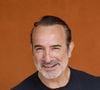 L’acteur oscarisé a pris la parole auprès de "Var-Matin" ce samedi 27 juin 2026, donnant alors son avis sur celui qui a été choisi pour reprendre le rôle de Loulou, qui l’avait fait connaître.

Jean Dujardin lors des Internationaux de France de Tennis de Roland Garros 2026, à Paris, France, le 7 juin 2026. © Jacovides-Moreau/Bestimage