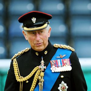 Le cliché de la duchesse de Sussex a été publié sur Instagram quelques heures après qu'Harry s'est attaqué à la famille royale lors d'une interview à bâtons rompus avec la BBC

Le prince Charles d'Angleterre passe en revue les troupes du regiment Mercian, lors de la presentation de chaque unite des quatre bataillons et de leurs nouvelles couleurs, au stade de Worcester. Le 6 juin 2013 @Bestimage