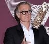 Malgré cela, il préfère un restaurant simple et accessible plutôt qu’un lieu luxueux.

Franck Dubosc (Meilleur scénario original pour Un ours dans le Jura) au photocall du dîner de la 51ème cérémonie des César au Fouquet's à Paris, France, le 27 février 2026. © Denis Guignebourg/Bestimage