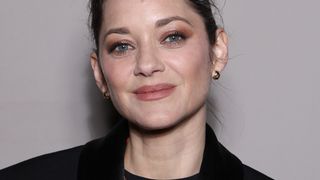 Marion Cotillard se lâche en soirée avec Gilles Lellouche non loin de Guillaume Canet, Emmanuelle Béart et son mari également présents