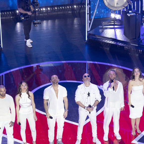 Exclusif - Pascal Obispo et la troupe des Dix Commandements lors de l'enregistrement de la soirée "Les 30 ans du sidaction - la soirée événement" au Grand Rex à Paris diffusée le 23 mars 2024 sur France 2

© Cyril Moreau / Coadic Guirec / Bestimage