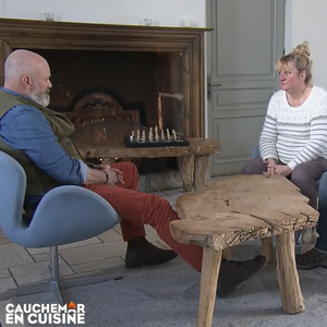 Jeffrey nous a confié que lui et sa mère souhaitent désormais retrouver l'anonymat.

Philippe Etchebest face à un restaurateur à bout qui quitte le tournage de Cauchemar en cuisine, M6 le 21 juin 2023