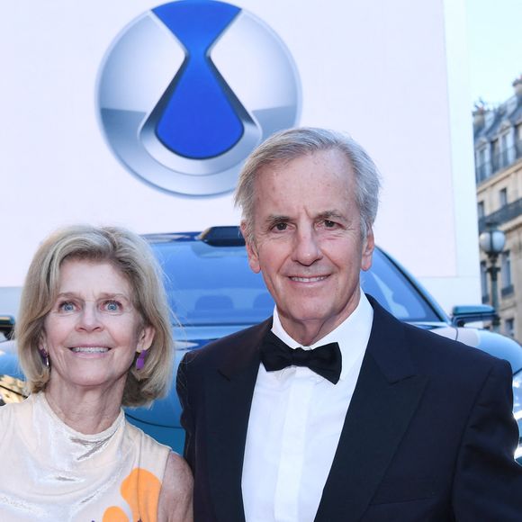 Bernard de la Villardière était aussi invité avec sa femme Anne

Bernard de La Villardière et sa femme Anne au lancement de la marque de voitures électriques Denza par BYD à l'Opéra Garnier à Paris le 8 avril 2026.
© Rachid Bellak / Bestimage