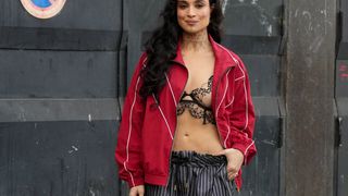 A 33 ans, cette star du cinéma français aux multiples récompenses revient métamorphosée sur le devant de la scène