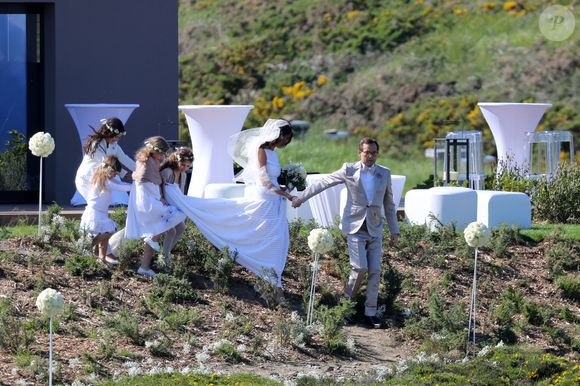 Mariage de Jean-Luc Delarue et Anissa Kehlifi à Belle-île-en-mer, le 12 mai 2012. © Bestimage