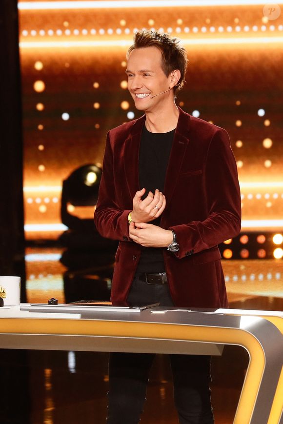 Exclusif - Cyril Feraud - Enregistrement de l'émission "100% logique" présentée par C. Feraud et qui sera diffusée samedi 1er mars à 21.10 sur France 2 et sur france.tv, au Studio du Lendit à Saint-Denis, France, le 12 décembre 2024. © Christophe Clovis / Bestimage CP: