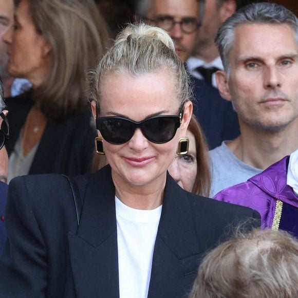 Laeticia Hallyday - Sorties des obsèques de Philippe Labro en l'église de Saint-Germain-des-Prés à Paris le 13 juin 2025. © Dominique Jacovides - Christophe Clovis / Bestimage