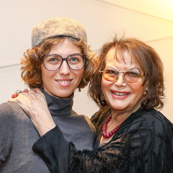 Claudia Cardinale pose avec sa fille Claudia Squitieri - Claudia Cardinale reçoit la médaille d'honneur du département des Bouches-du-Rhône à Marseille le 14 Décembre 2019. Philippe Doignon / Bestimage