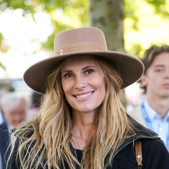 Sophie Thalmann est venue encourager son mari.

Sophie Thalmann-Soumillon - 104ème édition du Qatar Prix de l’Arc de Triomphe à l'hippodrome Paris Longchamp. © Anne-Sophie Guebey/Bestimage