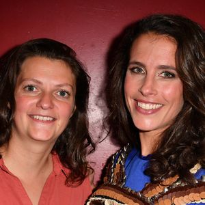 Clémence Castel et sa compagne Marie - Backstage lors du défilé d'ouverture du salon du chocolat 2022 à Paris porte de Versailles le 27 octobre 2022.

© Veeren / Pierre Perusseau / Bestimage
