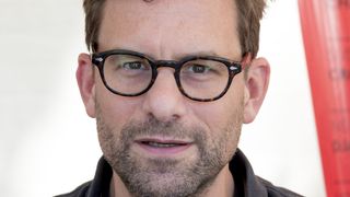 "Un an jour pour jour après..." Nicolas Mathieu annonce la disparition de sa mère à une date très singulière