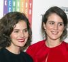 Tatiana Schlossberg est atteinte d'une leucémie incurable.

Rose Kennedy Schlossberg et Tatiana Schlossberg, filles de l'ambassadrice Caroline Kennedy, arrivent au dîner officiel des artistes en l'honneur des lauréats du Kennedy Center Honors 2014 organisé par le secrétaire d'État américain John F. Kerry au Département d'État américain à Washington, DC, États-Unis, le samedi 6 décembre 2014. Photo by Ron Sachs/Pool/ABACAPRESS.COM
