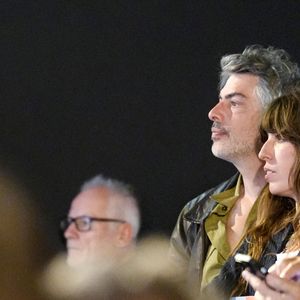 En 1998, Stéphane Manel signait la pochette de la réédition de l'album le "Poinçonneur des Lilas". 

Lou Doillon, avec son compagnon Stéphane Manel,  présente le film Boxes réalisé par sa mère Jane Birkin lors du festival Lumière 2023 à Lyon le 22 octobre 2023.© Sandrine Thesillat / Panoramic / Bestimage