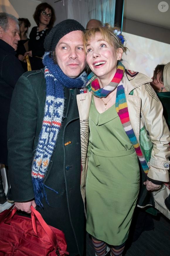 Philippe Katerine et sa compagne Julie Depardieu - Arielle Dombasle présente son parfum "Le secret d'Arielle" par Mauboussin à la Galerie du Passage de Pierre Passebon à Paris le 16 février 2016. Olivier Borde/Bestimage