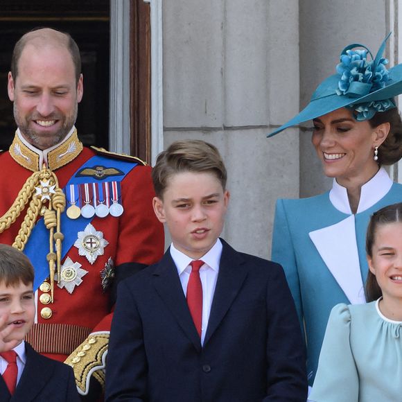 Le prince Louis, le prince William, le prince George, la princesse de Galles et la princesse Charlotte apparaissent sur le balcon du palais de Buckingham pendant le défilé aérien de la parade de l'anniversaire du roi, Trooping the Colour. Photo par Doug Peters/EMPICS/ABACAPRESS.COM