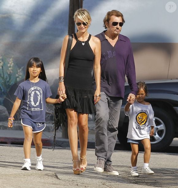 Exclusif - Johnny Hallyday et Laeticia Hallyday en compagnie de leurs deux filles Jade et Joy à Pacific Palisades - 2012.