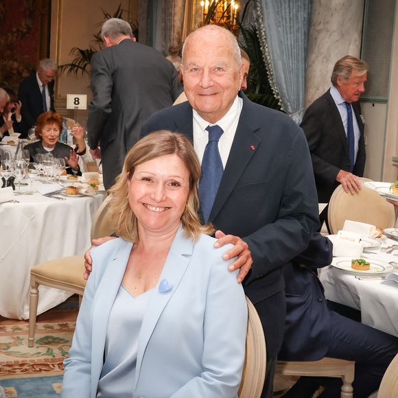 Yaël Braun-Pivet et Marc Ladreit de Lacharrière étaient réunis lundi 8 juin 

Exclusif - Yaël Braun-Pivet et Marc Ladreit de Lacharrière - Quelques semaines après avoir ouvert la Journée de l'Assemblée nationale dédiée à l'Engagement, M.Ladreit de Lacharrière a reçu Y.Braun-Pivet pour un prestigieux dîner du Cercle de la Revue des Deux Mondes. 
© Jack Tribeca / Bestimage