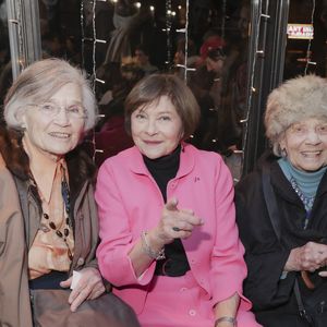 Elle avait travaillé sur des films et séries cultes comme "Les Gommes", "Aux frontières du possible", "Belle et Sébastien" ou "Vidocq".

Exclusif -  Macha Méril entourée de ses soeurs Elisabeth et Hélène Gagarine - Première de la pièce "Une Étoile" au théatre Montparnasse, suivie du’un cocktail - Paris le 9 février 2023. © Jack Tribeca / Bestimage