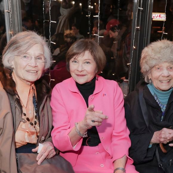 Elle avait travaillé sur des films et séries cultes comme "Les Gommes", "Aux frontières du possible", "Belle et Sébastien" ou "Vidocq".

Exclusif -  Macha Méril entourée de ses soeurs Elisabeth et Hélène Gagarine - Première de la pièce "Une Étoile" au théatre Montparnasse, suivie du’un cocktail - Paris le 9 février 2023. © Jack Tribeca / Bestimage