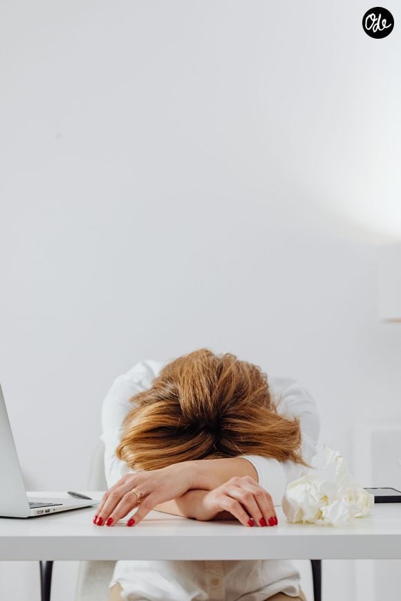 Les ruminations et la difficulté à décrocher du travail peuvent entretenir cette anxiété.

Image Pexels