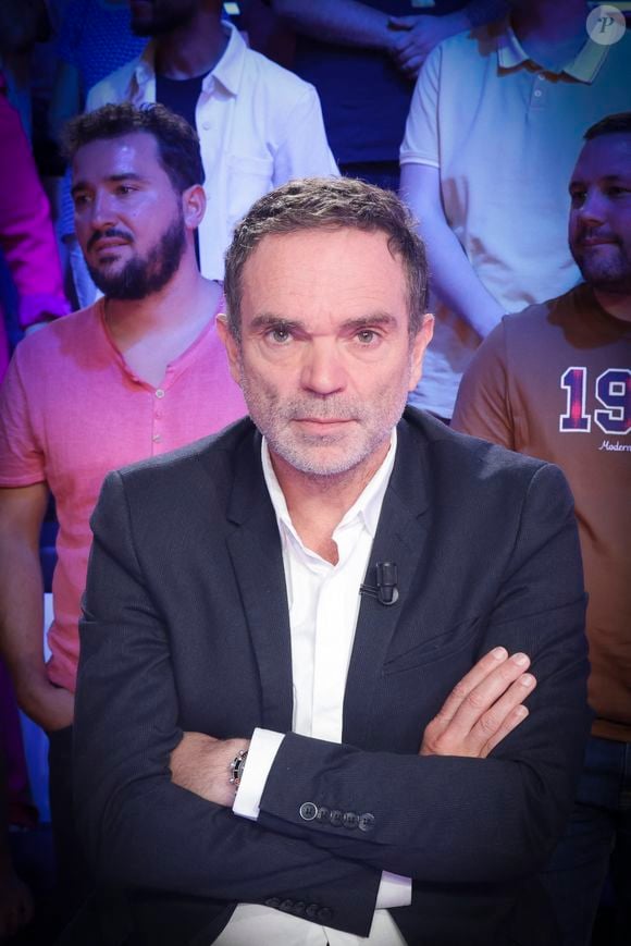 Exclusif - Yann Moix sur le plateau de l'émission Touche pas à mon poste (TPMP) diffusée en direct sur C8 le 10 octobre 2023.
© Jack Tribeca / Bestimage