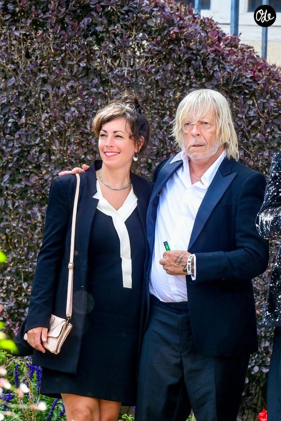 Il souhaite se spécialiser dans la création de contenus autour de la montagne, de la musique et du sport.

Le chanteur Renaud (Renaud Séchan) et sa compagne Cerise (de son vrai prénom Christine) - Mariage d'Hugues Aufray et de Murielle Mégevand à la mairie de Marly-Le Roy, France, le 2 septembre 2023.