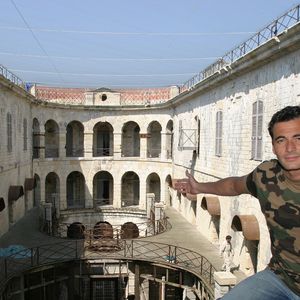 Olivier Minne - Archive - Fort Boyard le 16 avril 2003. © Frédéric Piau/Bestimage
